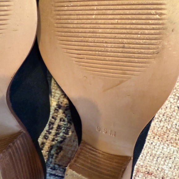 Coconuts by, Matisse. Black suede mule. 9.5. From Anthropologie. Barely worn! - Picture 4 of 4